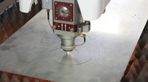 1500W CNC Sheet Metal Fiber Laser Cutting Machine with Continuous Wave Operation