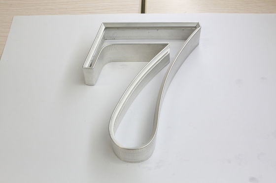 E9 The Perfect Combination Of Durability And Precision Bending For Sign Makin